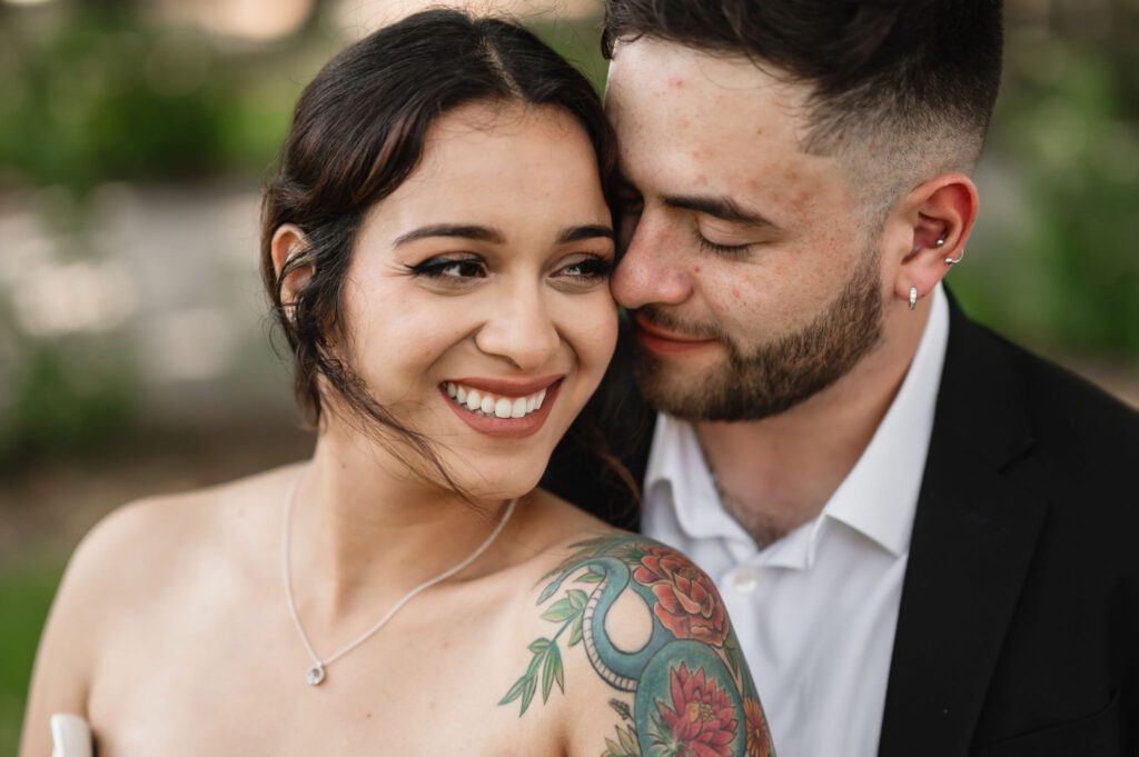 Bride and groom get close at Grant Park in Chicago, IL 